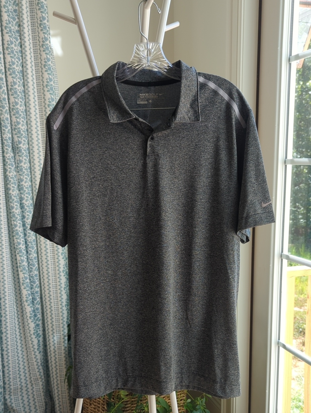 Nike Men’s Dark Heather Gray Golf Polo with Subtle Shoulder Stripes